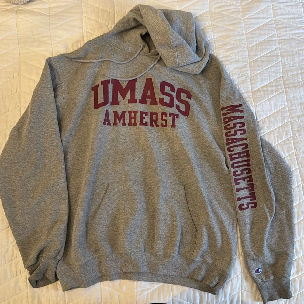 UMass Amherst Champion Hoodie Men’s L Gray with Maroon Words